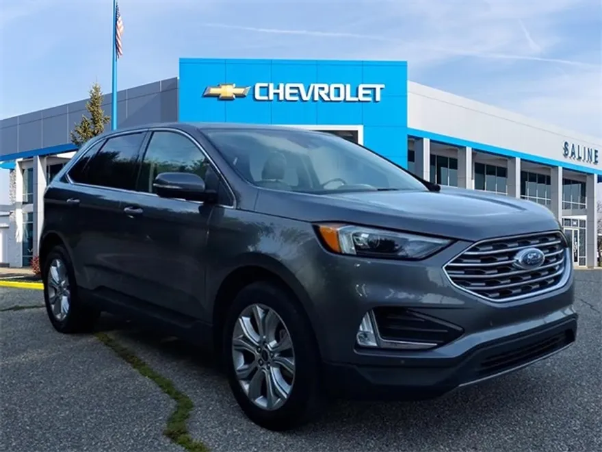 2022 Ford Edge Titanium photo 1