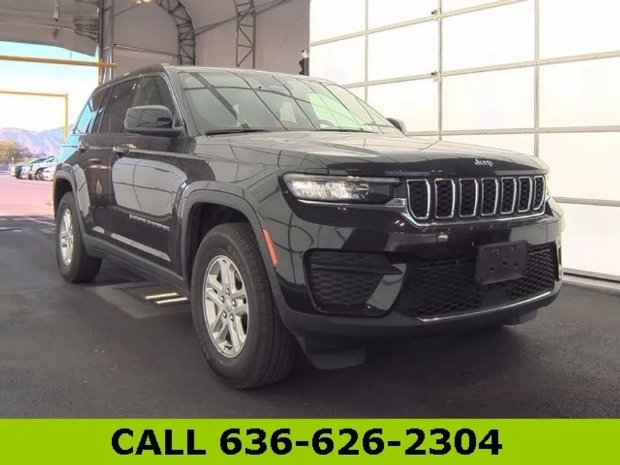 2023 Jeep Grand Cherokee Laredo photo 1