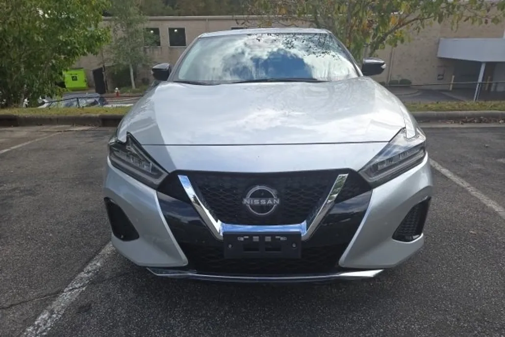 2023 Nissan Maxima SV photo 1