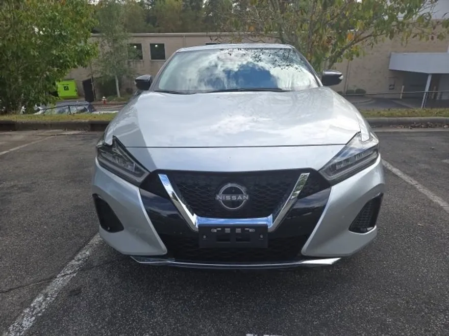 2023 Nissan Maxima SV photo 1