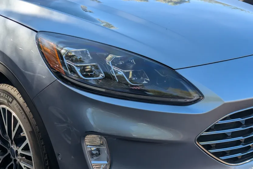 2022 Ford Escape Titanium Plug-In Hybrid photo 1