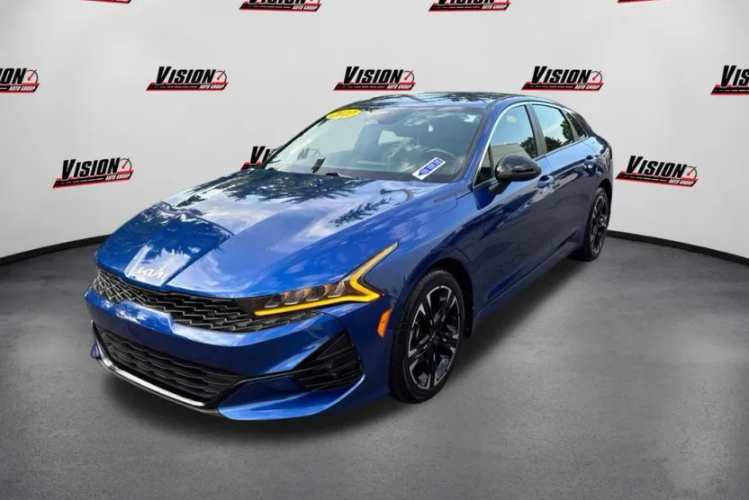 2022 Kia K5 GT-Line photo 1