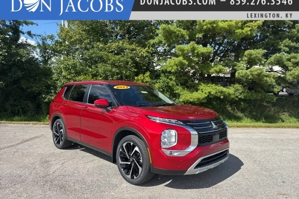 2022 Mitsubishi Outlander SE photo 1