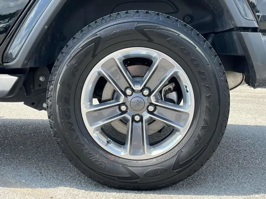 2022 Jeep Wrangler Unlimited Sahara photo 11