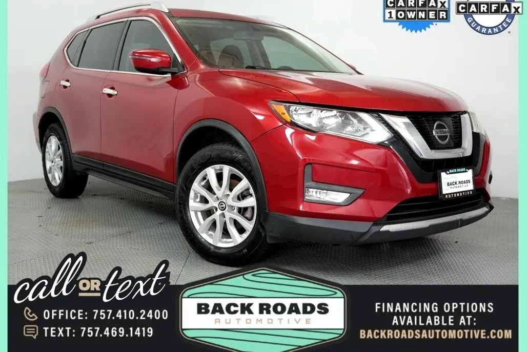 2017 Nissan Rogue AWD SV photo 1