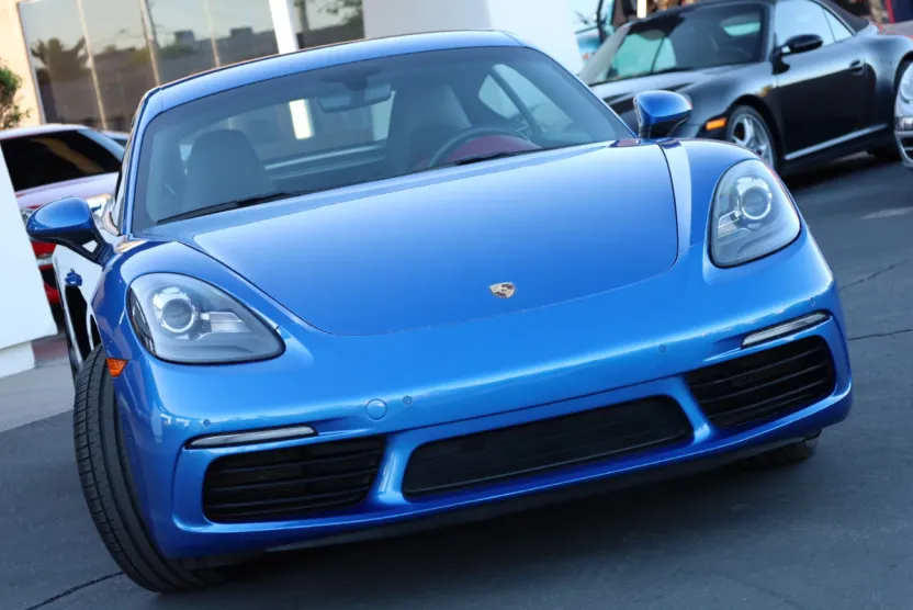 2017 Porsche Cayman photo 1