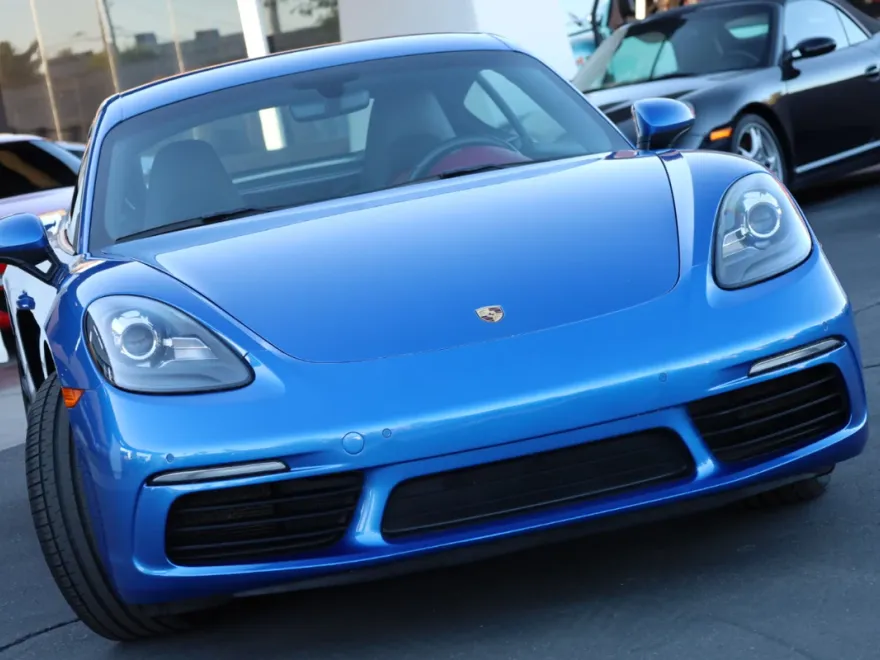 2017 Porsche Cayman photo 1