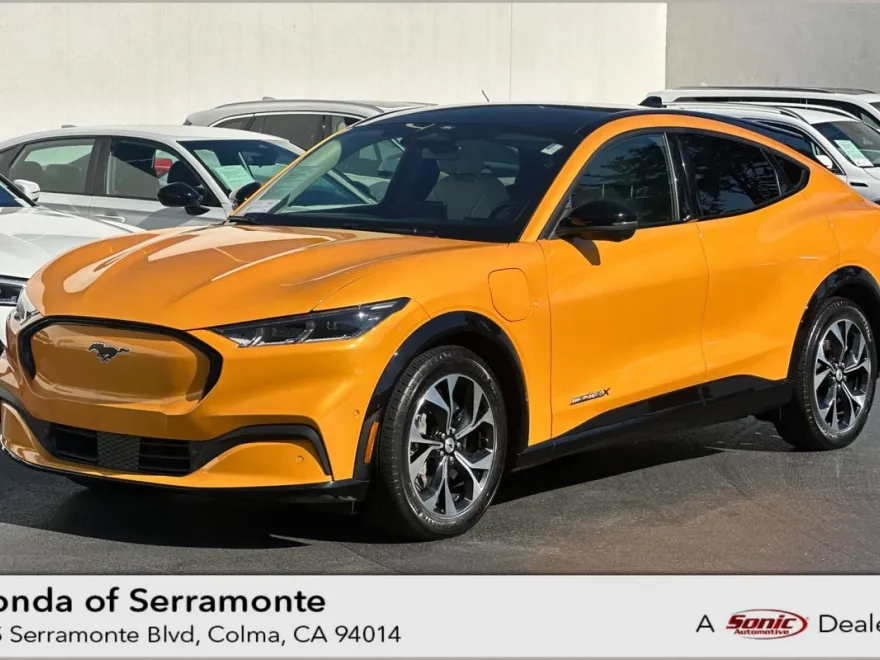 2022 Ford Mustang Mach-E Premium photo 1