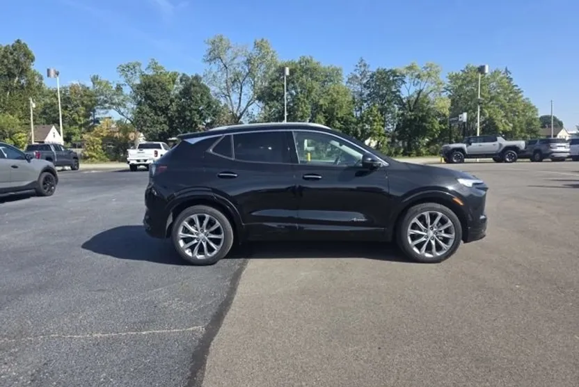 2024 Buick Encore GX Avenir photo 1