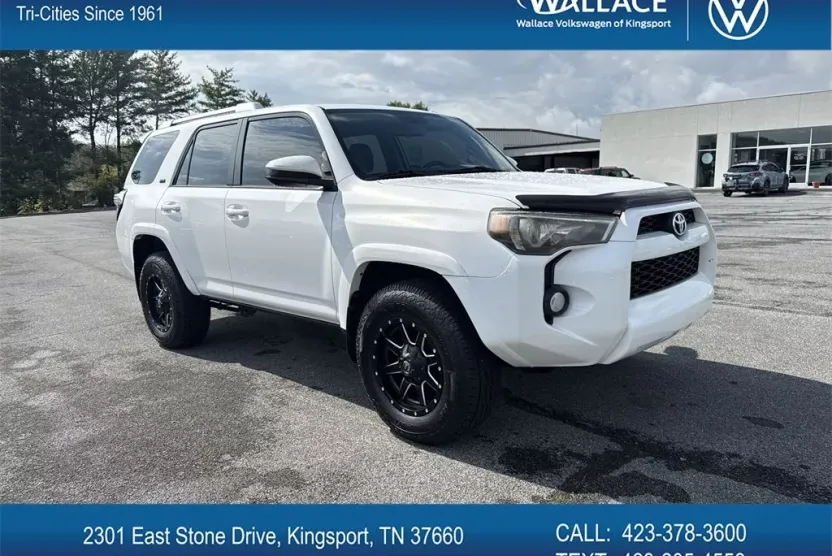 2015 Toyota 4Runner SR5 photo 1