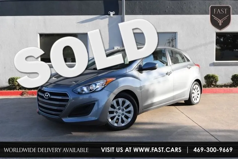 2016 Hyundai Elantra GT Base photo 1