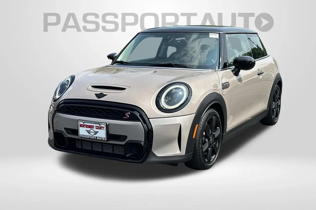 2023 Mini Cooper Signature Hardtop 2 Door photo 1