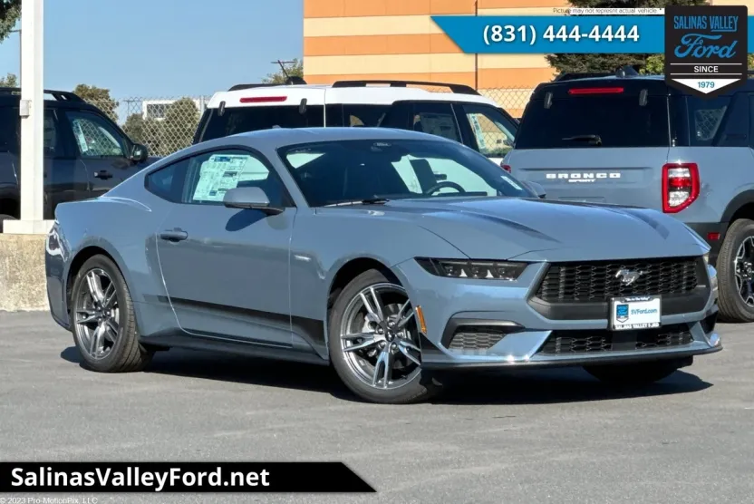 2025 Ford Mustang EcoBoost photo 1