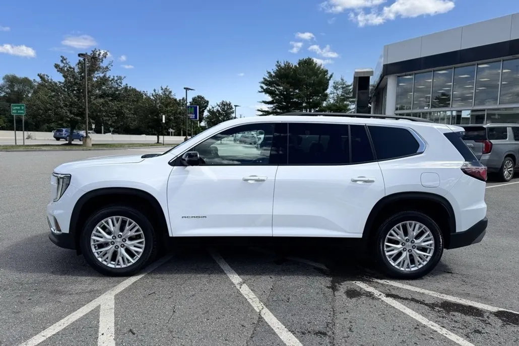 2025 Gmc Acadia Elevation photo 1