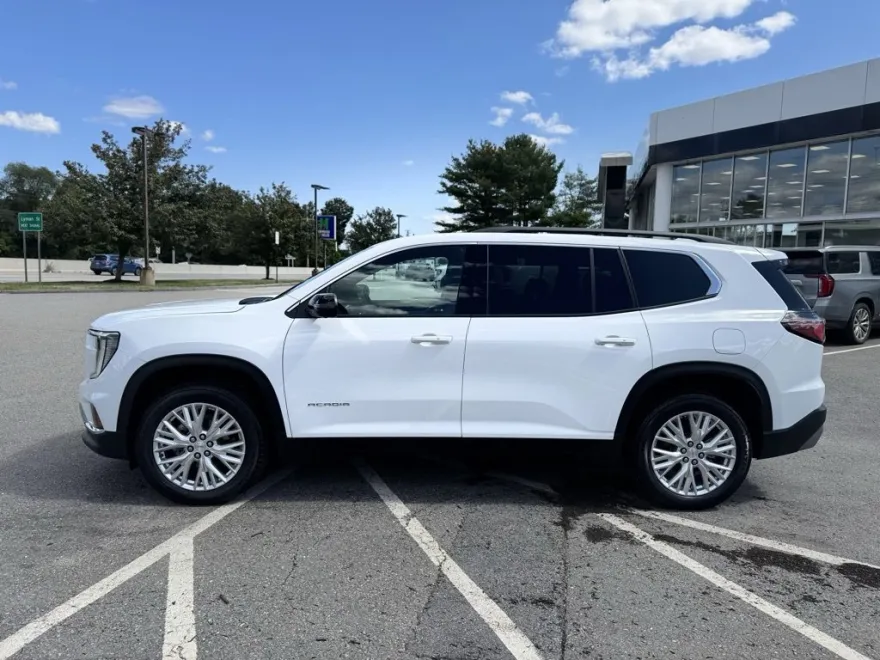 2025 Gmc Acadia Elevation photo 1