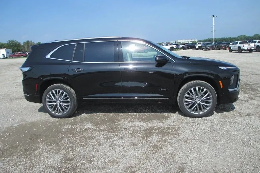 2025 Buick Enclave Avenir photo 1