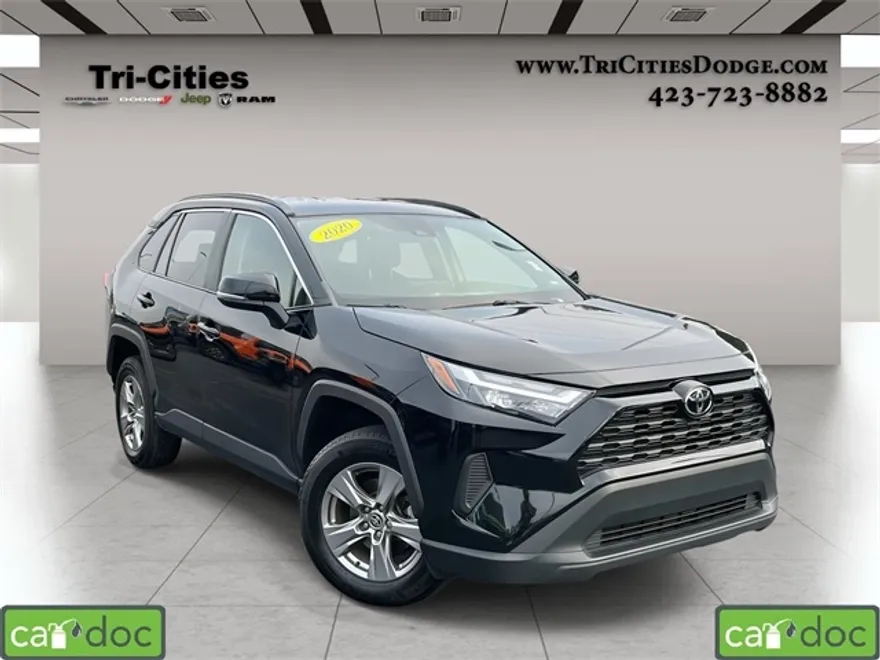 2023 Toyota RAV4 XLE photo 1
