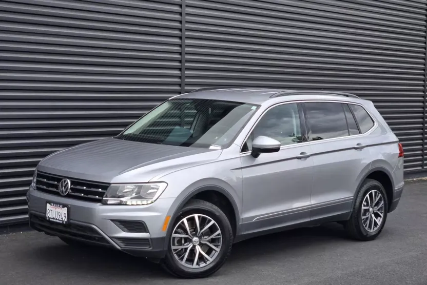 2020 Volkswagen Tiguan SE Sport photo 1