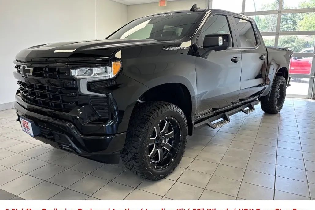 2024 Chevrolet Silverado 1500 RST photo 1