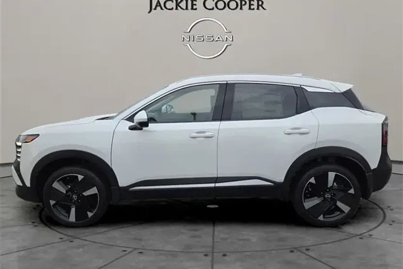 2025 Nissan Kicks SR photo 1