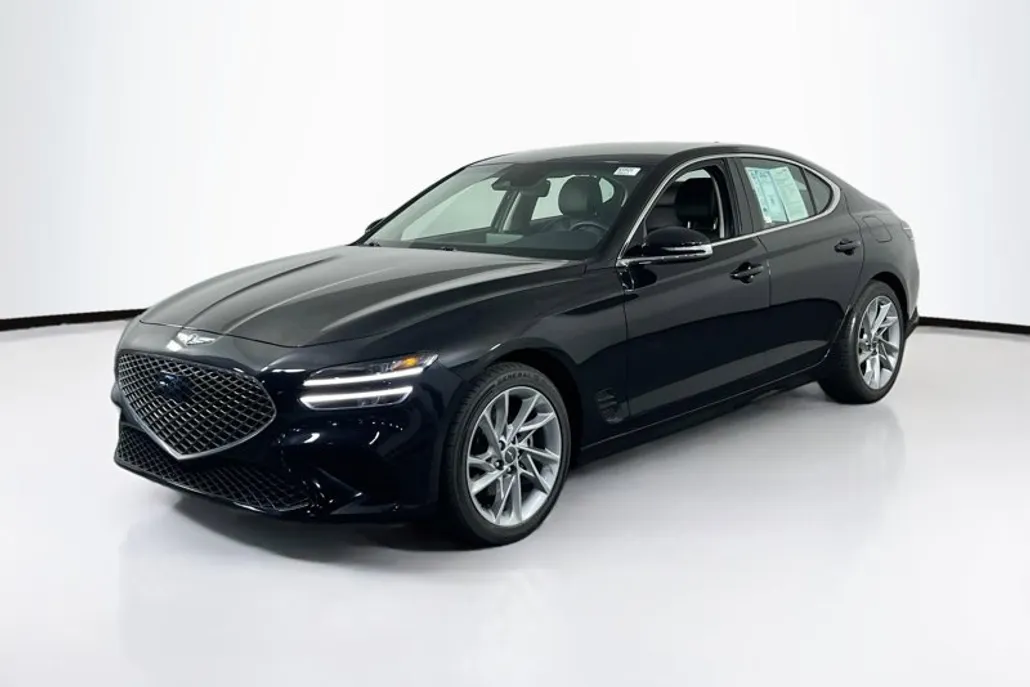 2022 Genesis G70 2.0T Prestige photo 1