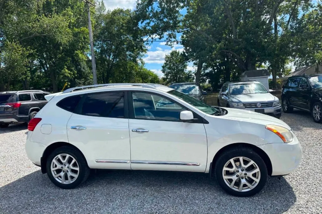 2012 Nissan Rogue SV SL photo 1