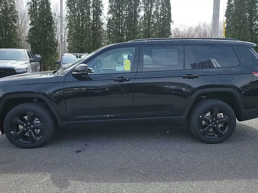 2025 Jeep Grand Cherokee Altitude X photo 4