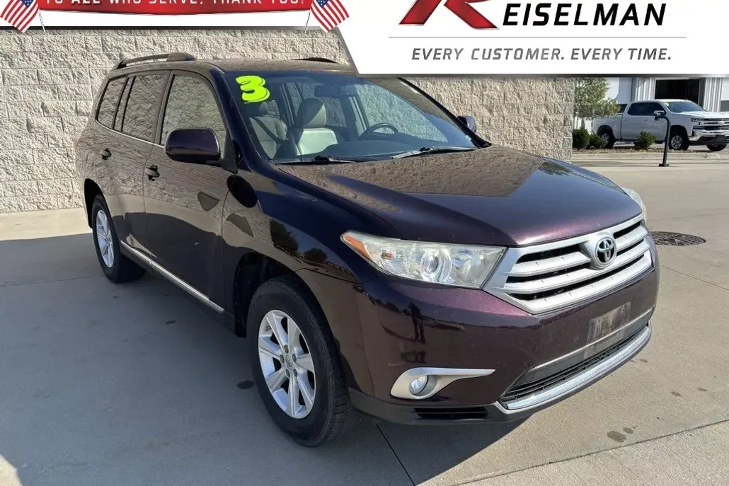 2013 Toyota Highlander Base photo 1