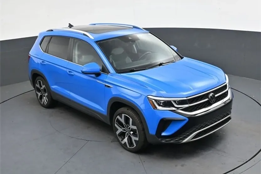 2023 Volkswagen Taos SEL photo 1