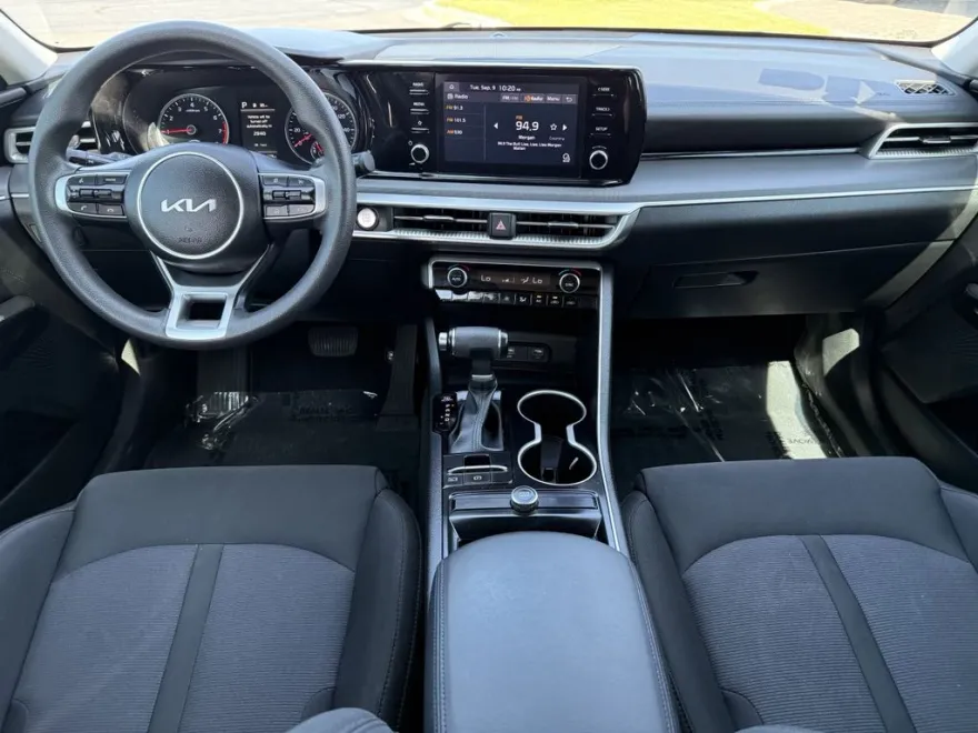2022 Kia K5 LXS photo 1