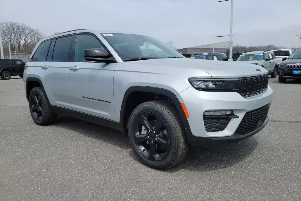 2024 Jeep Grand Cherokee Limited photo 1
