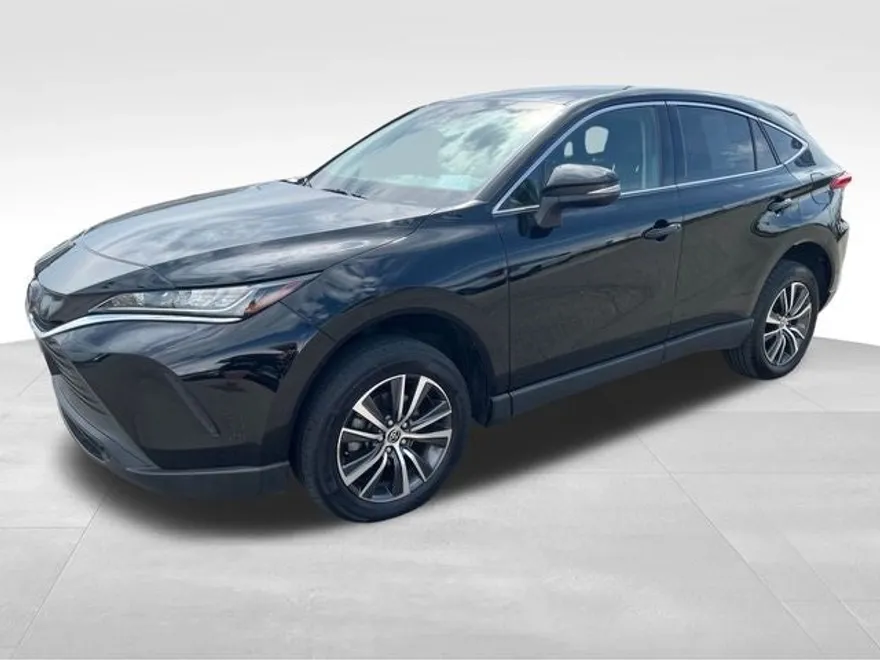 2022 Toyota Venza LE photo 1