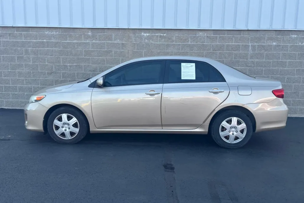 2011 Toyota Corolla L photo 1