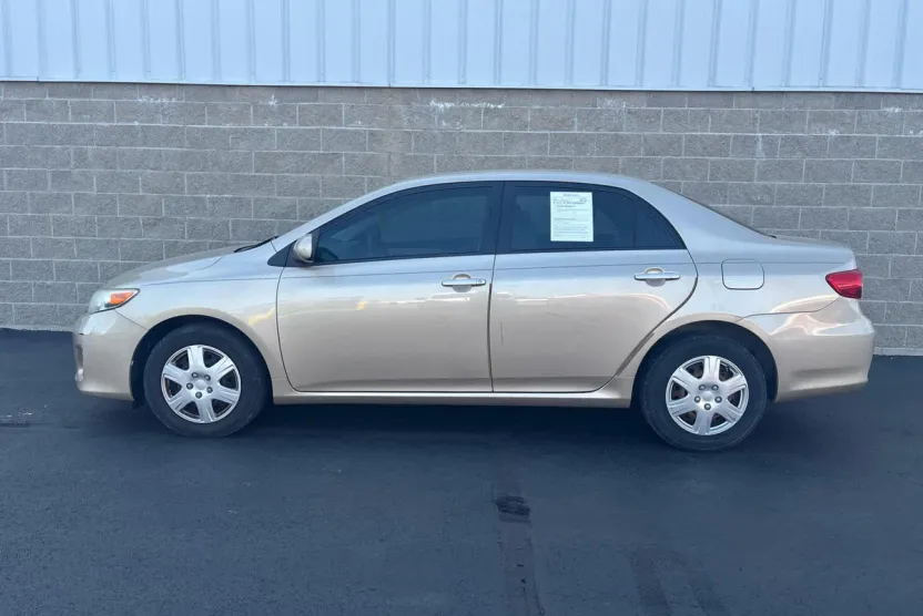 2011 Toyota Corolla L photo 1