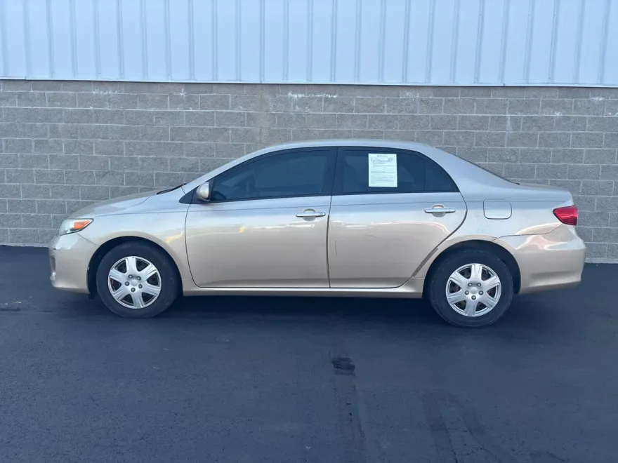 2011 Toyota Corolla L photo 1