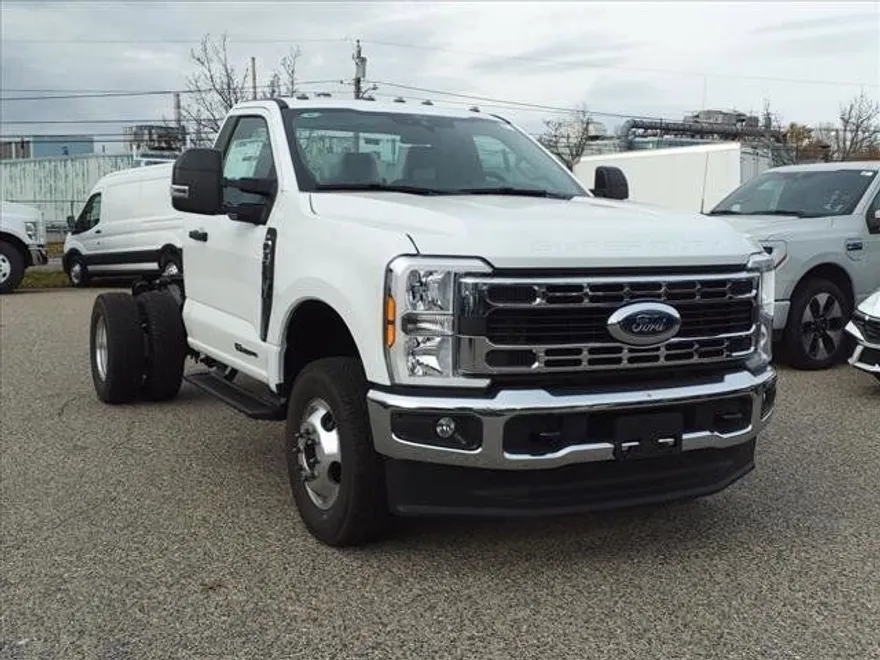 2024 Ford F-350 XL photo 1