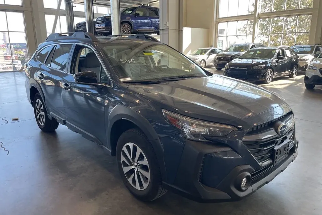 2024 Subaru Outback Premium photo 1