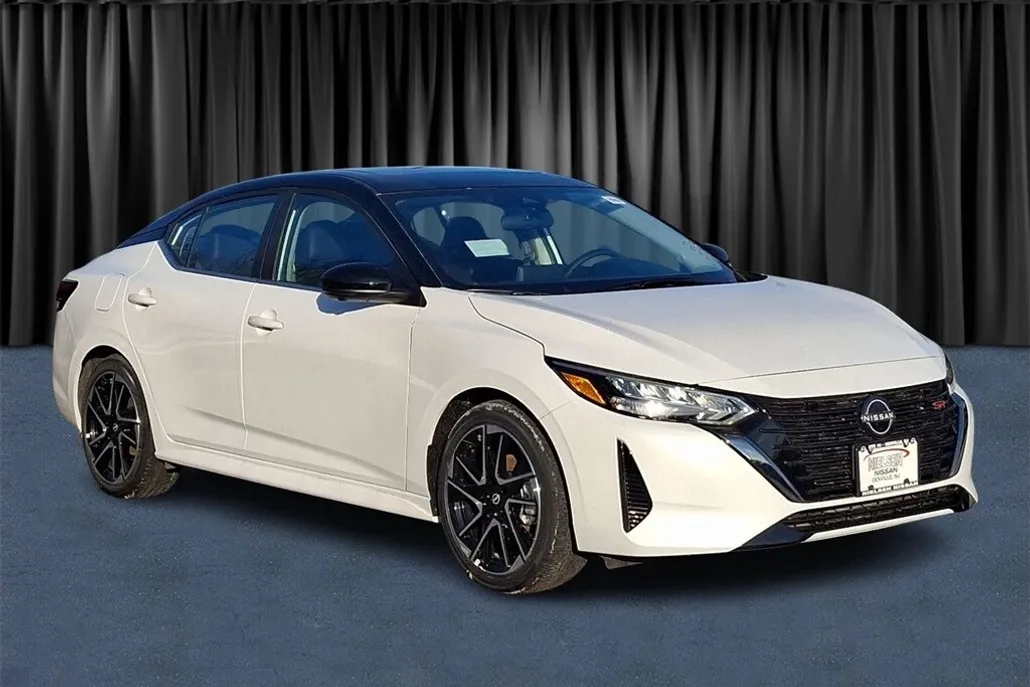 2025 Nissan Sentra SR photo 1