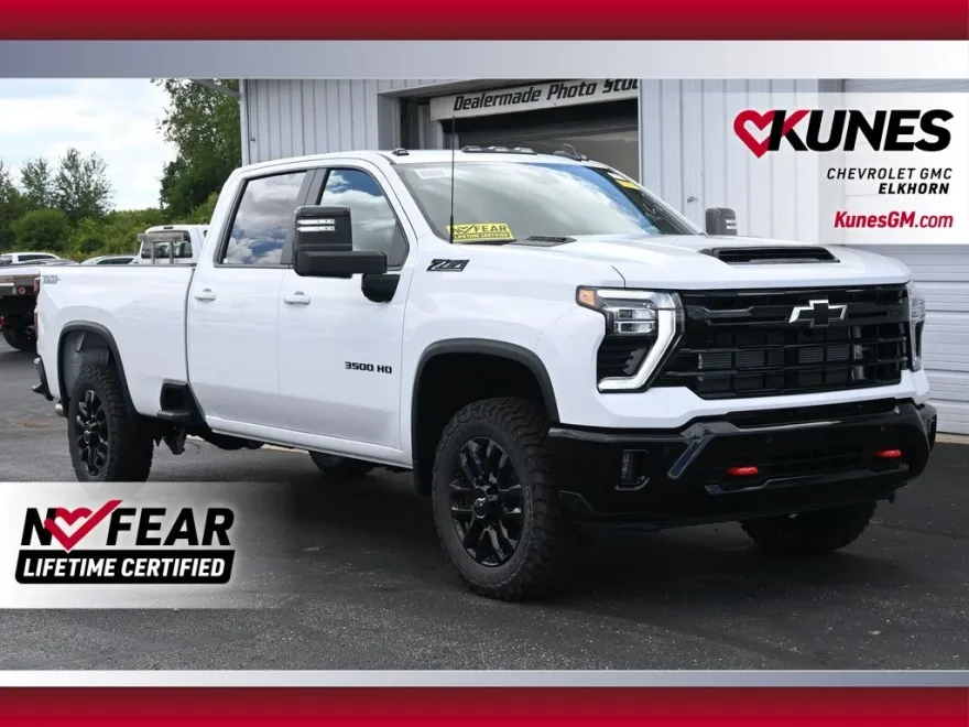 2025 Chevrolet Silverado 3500HD LT photo 1