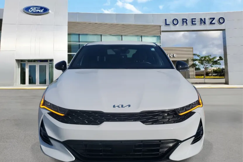2024 Kia K5 GT-Line photo 1