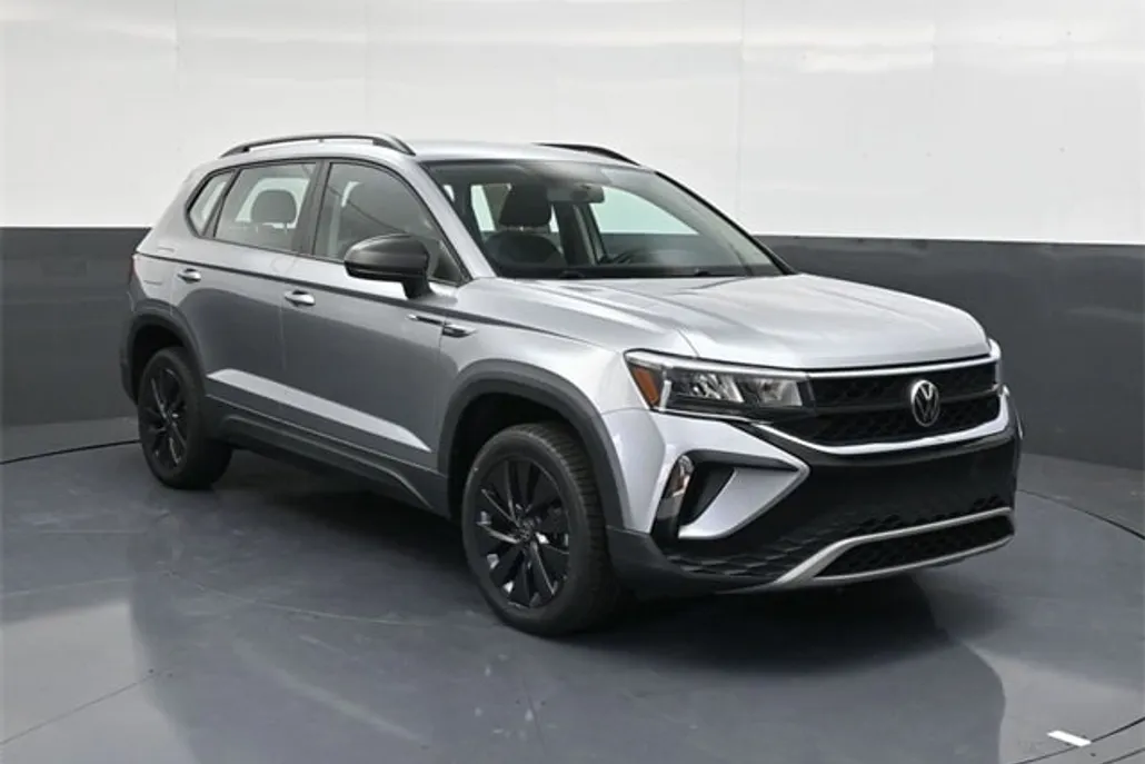 2022 Volkswagen Taos S photo 1
