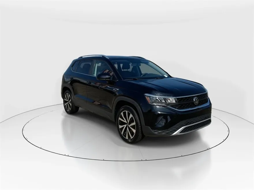 2022 Volkswagen Taos SE photo 1
