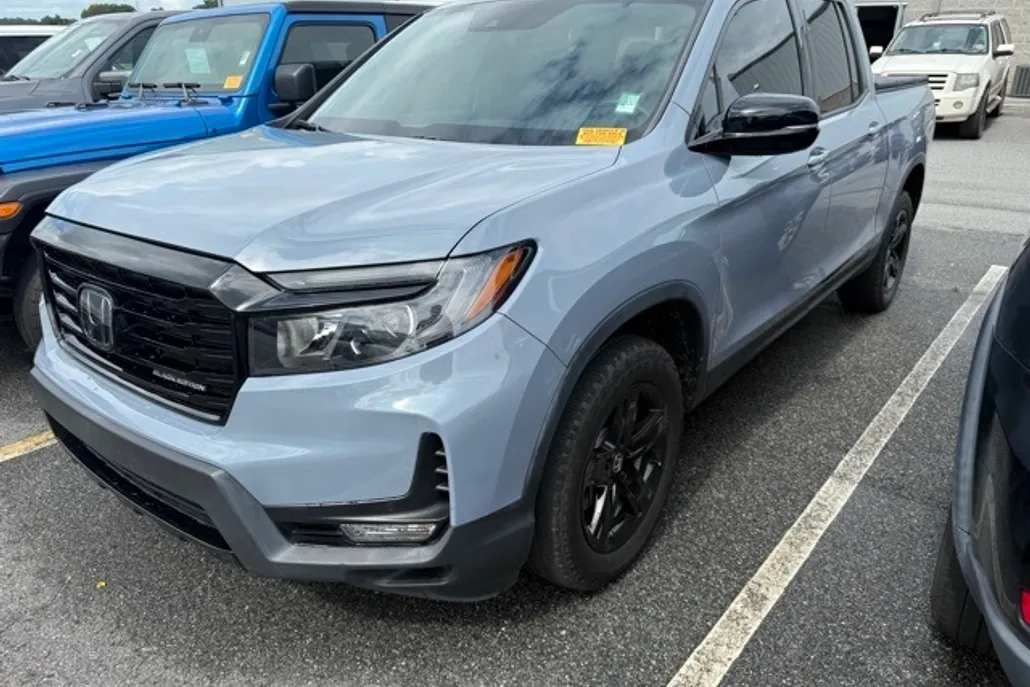 2022 Honda Ridgeline Black Edition photo 1