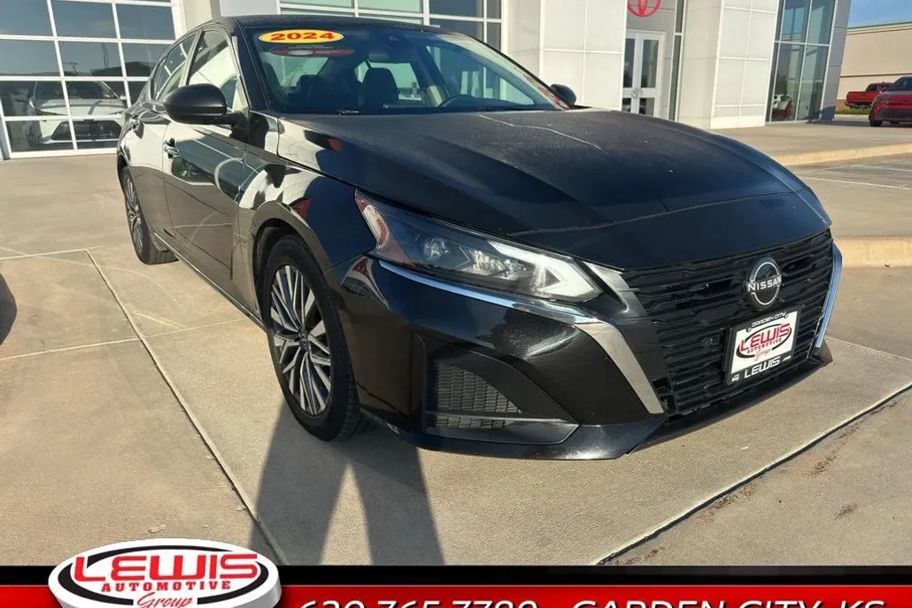 2024 Nissan Altima 2.5 SV photo 1
