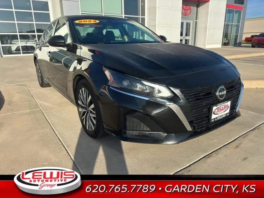 2024 Nissan Altima 2.5 SV photo 1