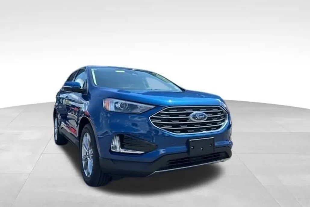 2024 Ford Edge Titanium photo 1