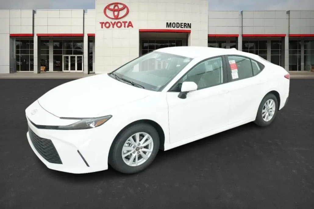 2025 Toyota Camry LE photo 1