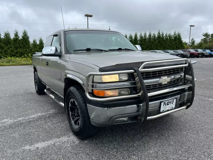 2001 Chevrolet Silverado 1500 LT photo 1