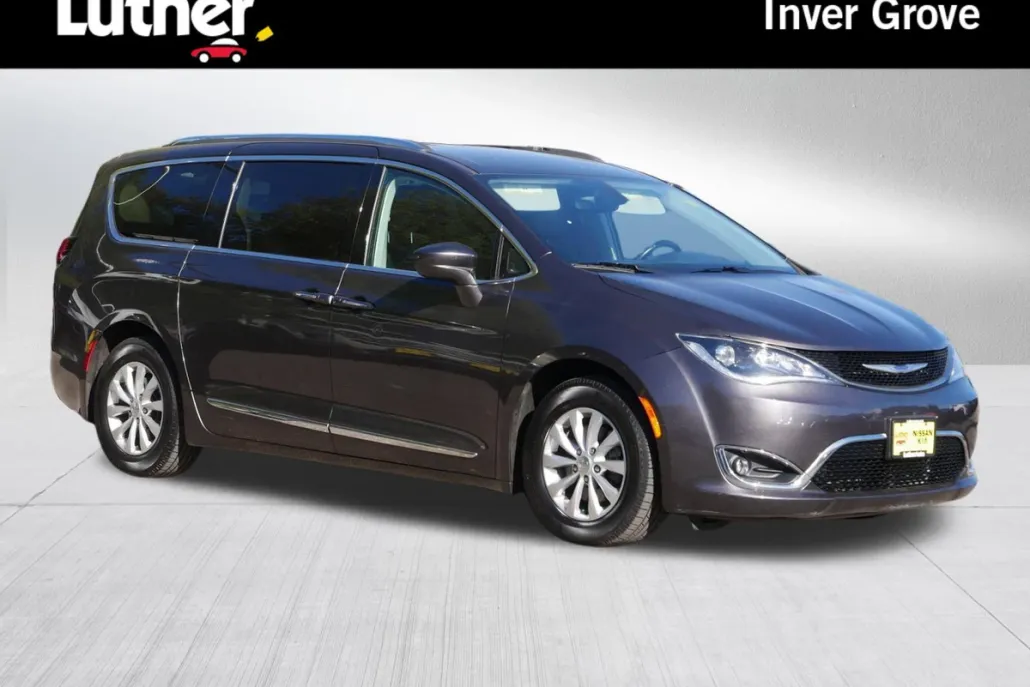 2018 Chrysler Pacifica Touring L photo 1