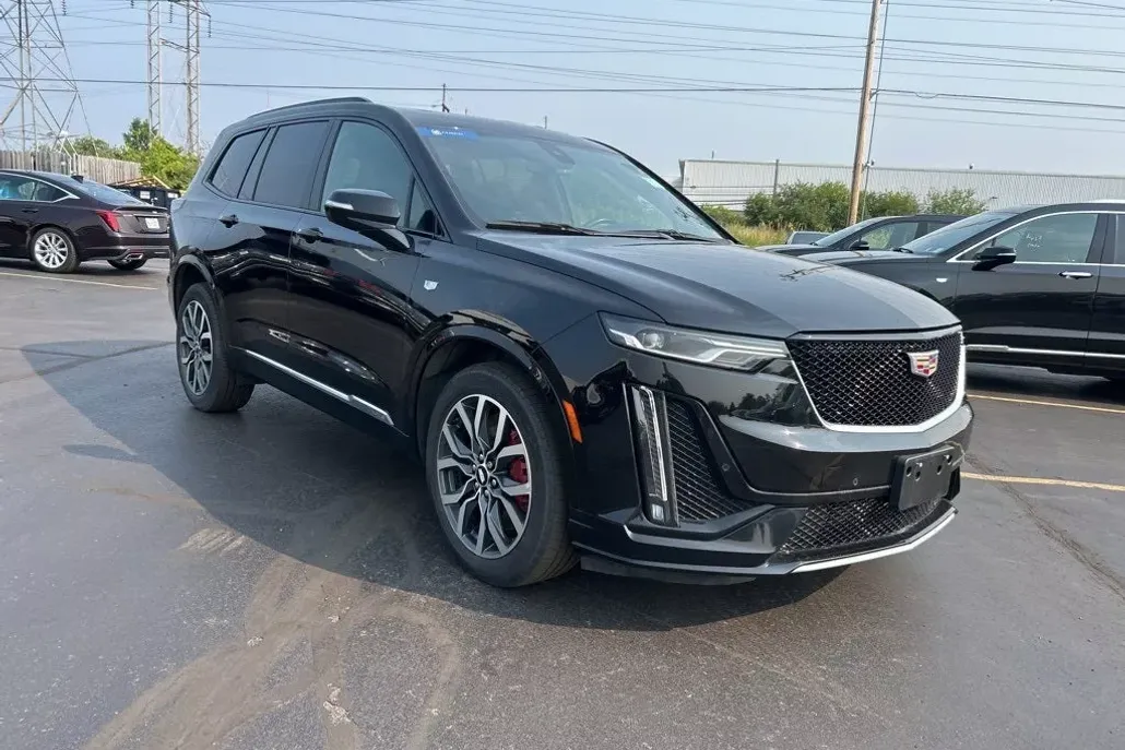 2023 Cadillac XT6 Sport photo 1